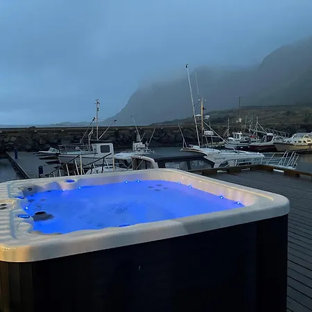 Lofoten Seaview شقة